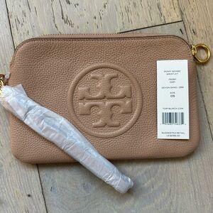 NWT Tory Burch Tan Wristlet / Clutch